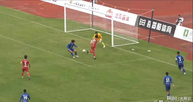 联赛最新排行榜：南通领跑常州垫底！瓦利棋牌徐州1-1绝平江苏城市足球(图5)